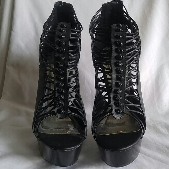 Shoes - Picture 3 of 8